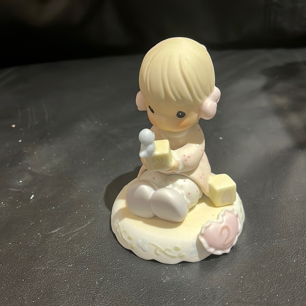 Precious Moments Figurine 💗